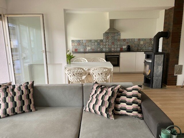 Wohn-Ess und Küchenbereich