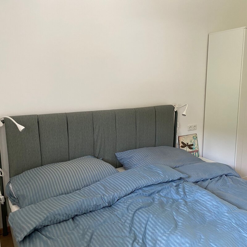 Doppelbett 1,80 x 2m, Schrank und Regal