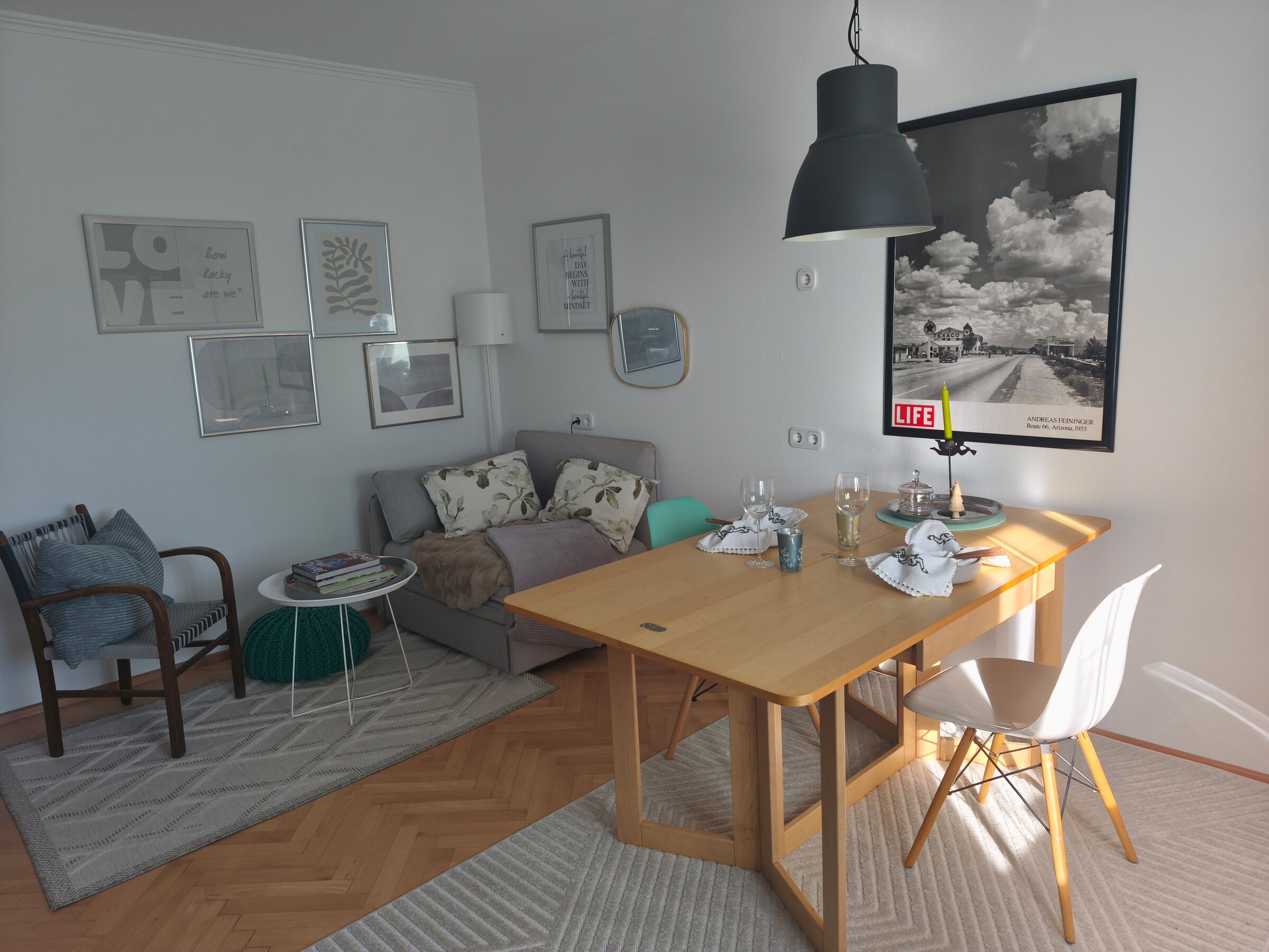 Ausziehcouchelement , Bauhausstuhl , FadBoy Klapptisch , Muff
