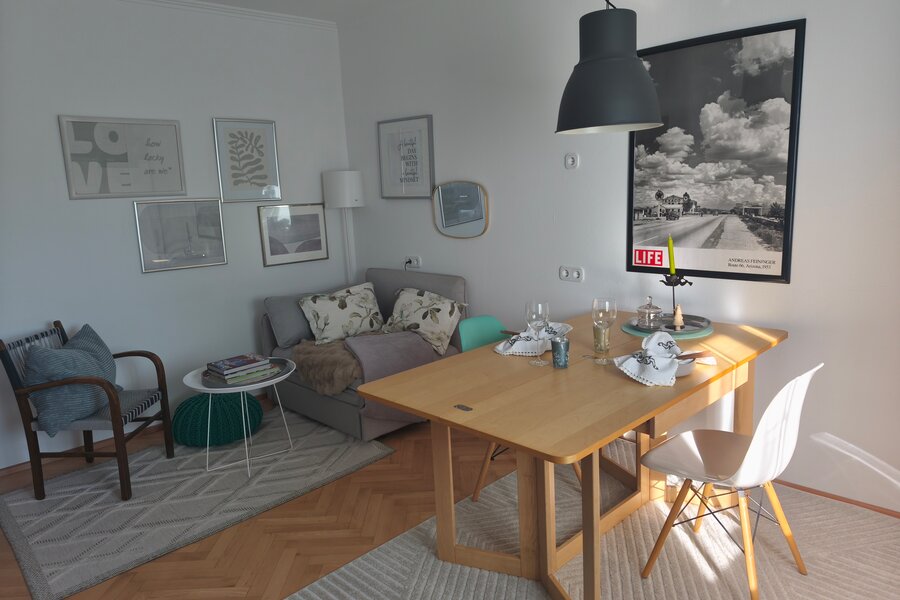 Ausziehcouchelement , Bauhausstuhl , FadBoy Klapptisch , Muff
