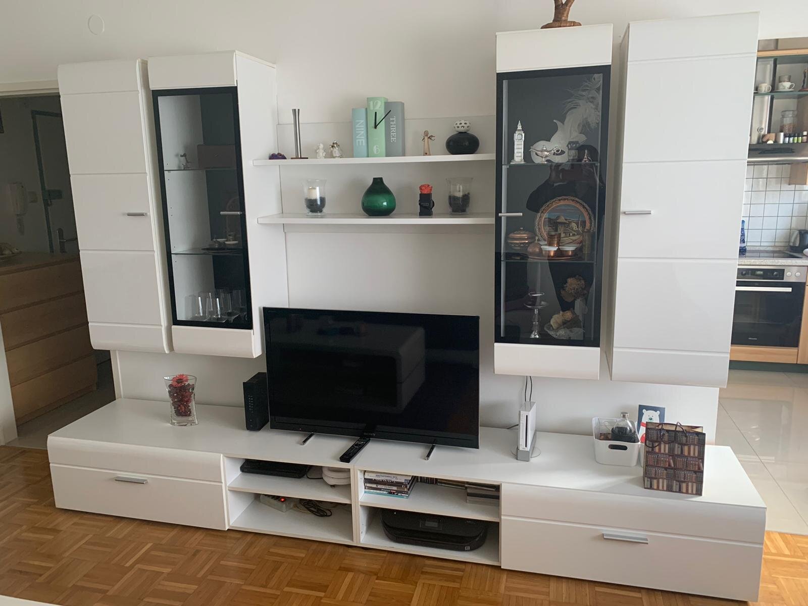 Ohne Fernseher und Deko