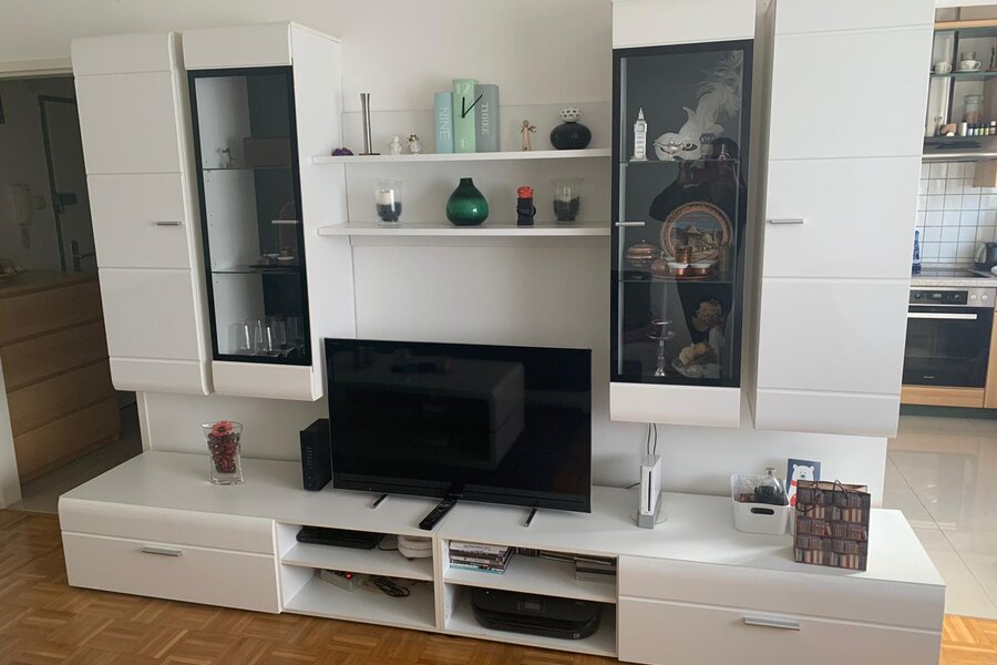 Ohne Fernseher und Deko