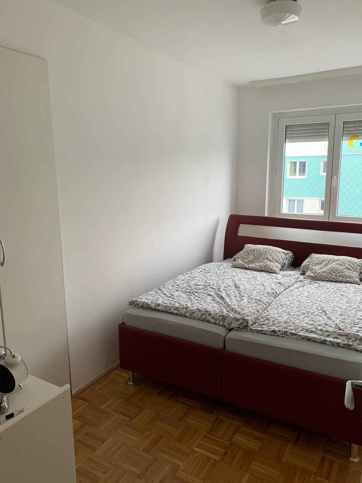 Schlafzimmer 1