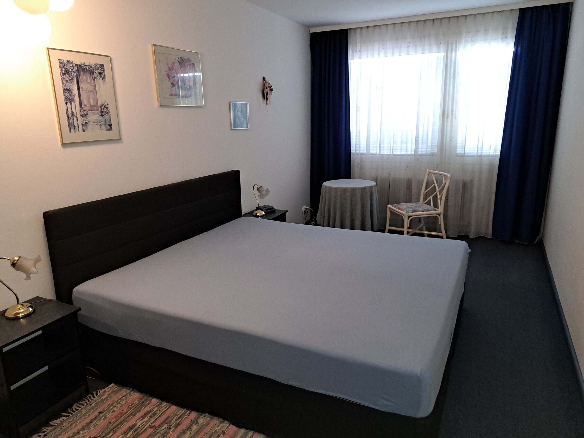 Bright bedroom with double bed – 3-room apartment, short-term rental, temporary housing for 1 to 6 months, Vienna