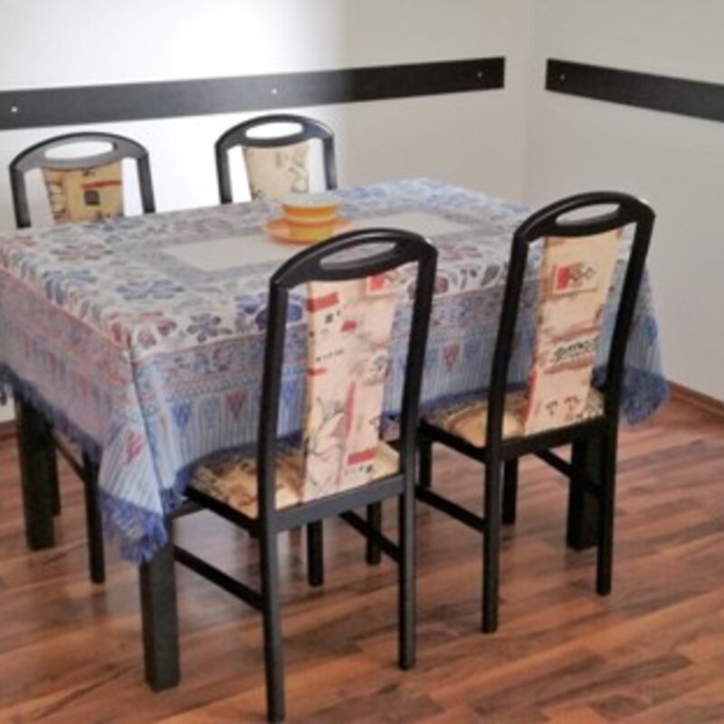 Wohnzimmer mit Essplatz
