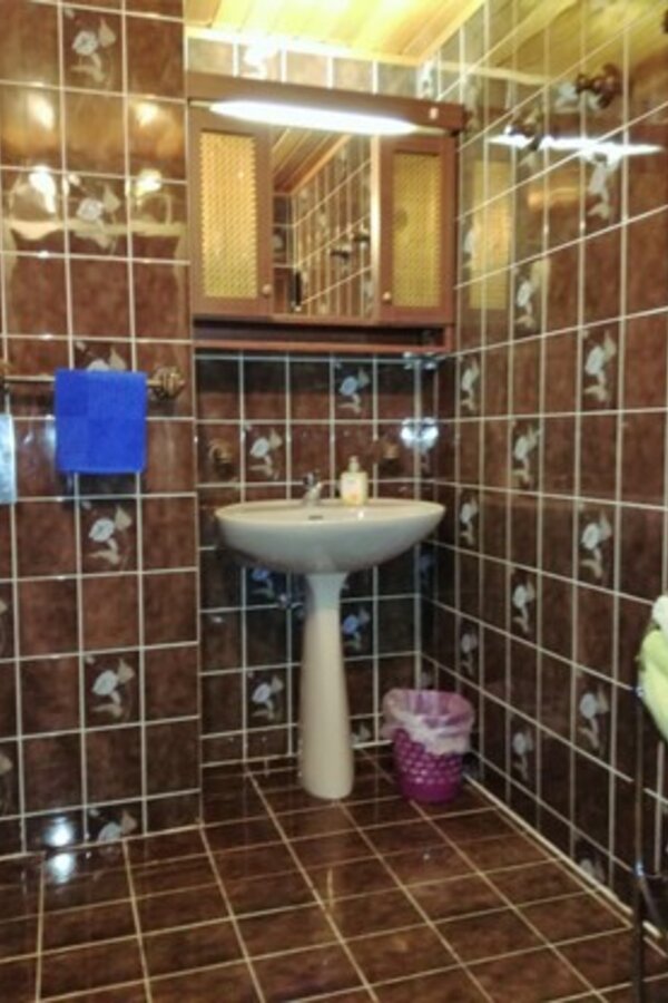 Badezimmer mit Waschtisch