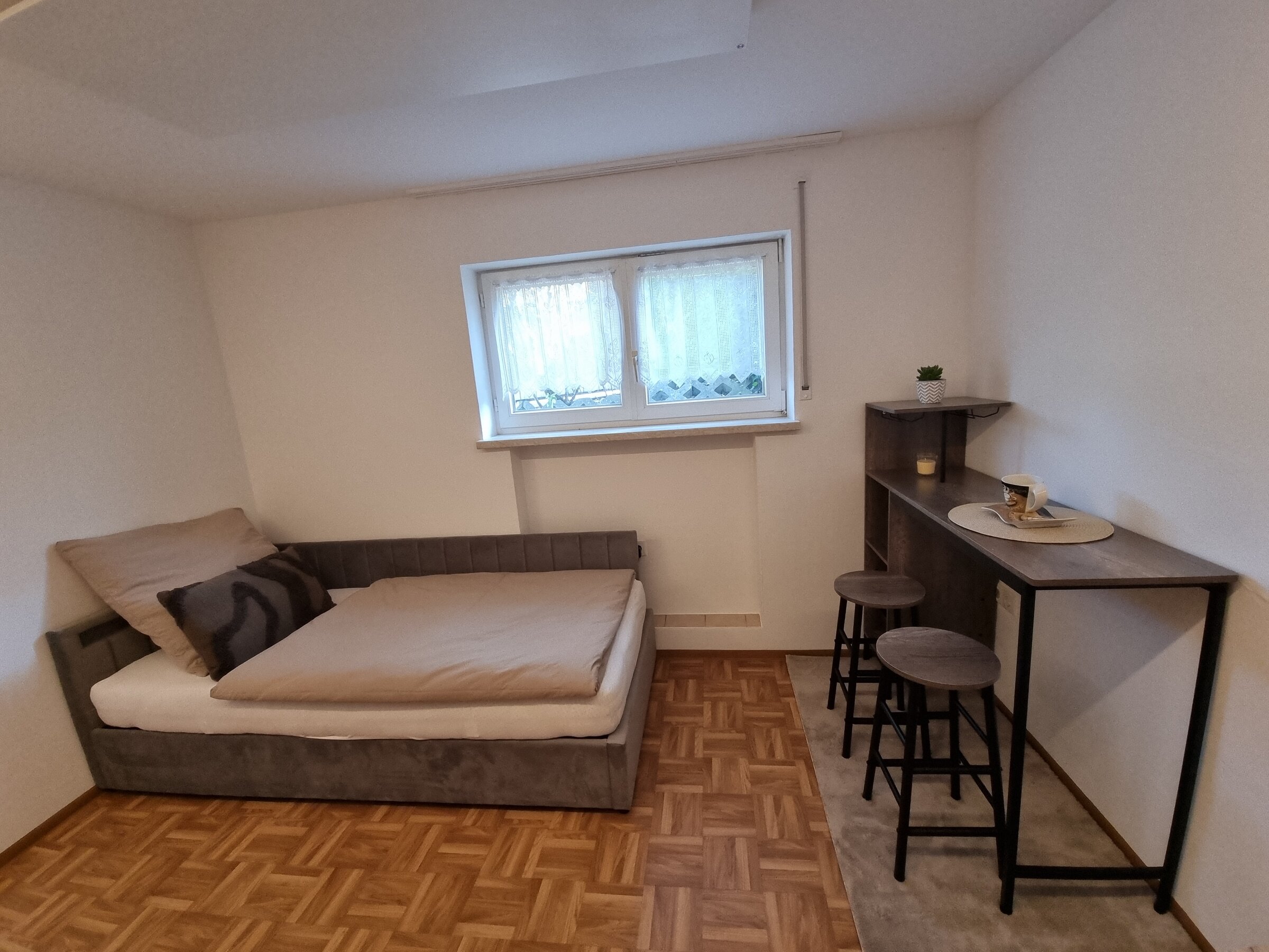 Wohn-Schlafzimmer
