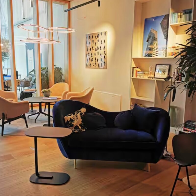 Quiet library area, perfect for reading or working. | © Peter