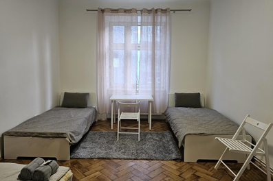 Bright 1-room apartment with 2 beds & desk – short-term rental & temporary housing for 1 to 6 months in Vienna
