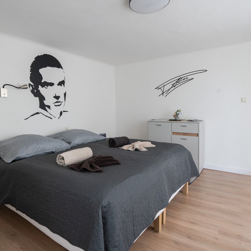 Furnished 1-room apartment with modern interior – short-term rental & temporary housing for 1 to 6 months in Gars am Kamp