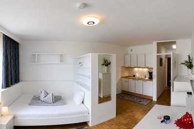 Helles 1-Zimmer Apartment mit Küchenzeile & Schlafbereich – Kurzzeitmiete & Wohnen auf Zeit für 1 bis 6 Monate in Innsbruck
