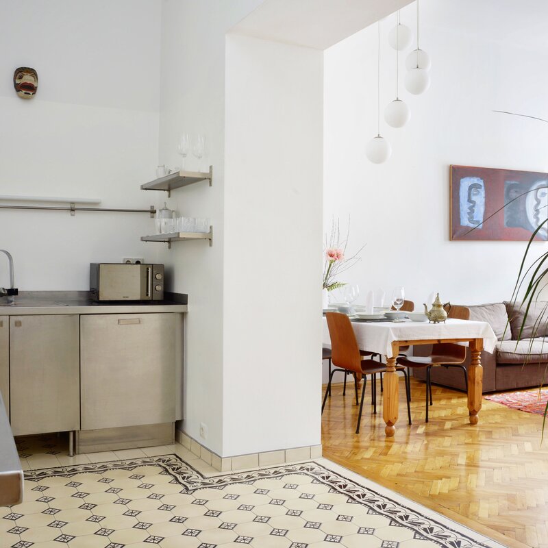 Kitchen + dining area | © Paul Schneggenburger