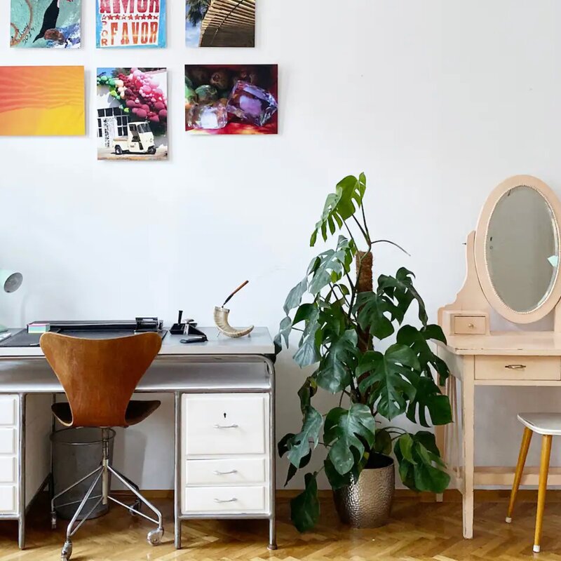 Office Bereich und Schminktisch | © Paul Schneggenburger