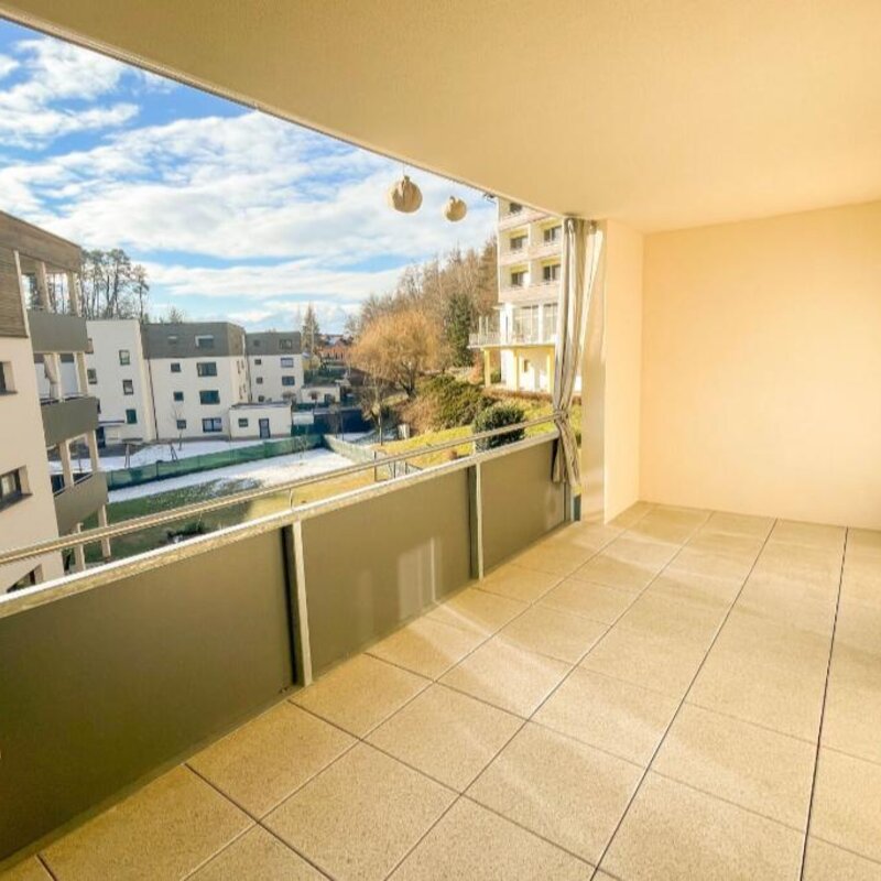 Heller Balkon mit Ausblick – 2-Zimmer Wohnung zur Kurzzeitmiete & Wohnen auf Zeit für 1 bis 6 Monate in Pörtschach