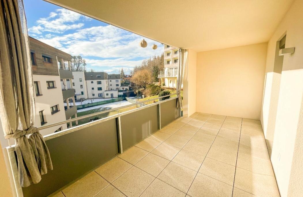 Heller Balkon mit Ausblick – 2-Zimmer Wohnung zur Kurzzeitmiete & Wohnen auf Zeit für 1 bis 6 Monate in Pörtschach