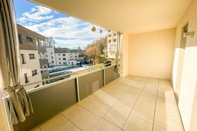 Heller Balkon mit Ausblick – 2-Zimmer Wohnung zur Kurzzeitmiete & Wohnen auf Zeit für 1 bis 6 Monate in Pörtschach