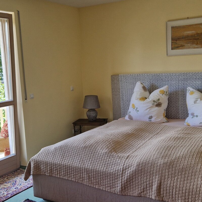 Schlafzimmer 1