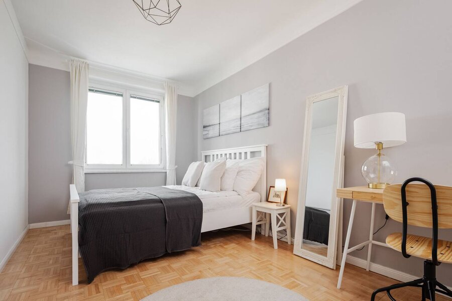 Furnished room with parquet & double bed – short-term rental Vienna, temporary housing for 1 to 6 months | © Apartment Care GmbH