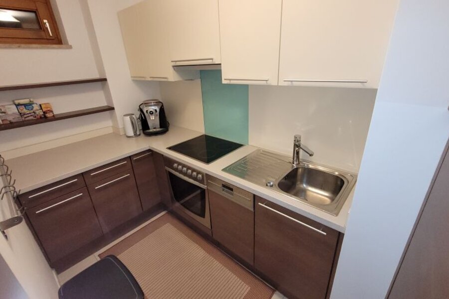 Einbauküche mit Geschirrspüler | © Michaela Fuchsberger