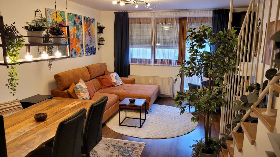 Wohn- und Esszimmer | © Michaela Fuchsberger