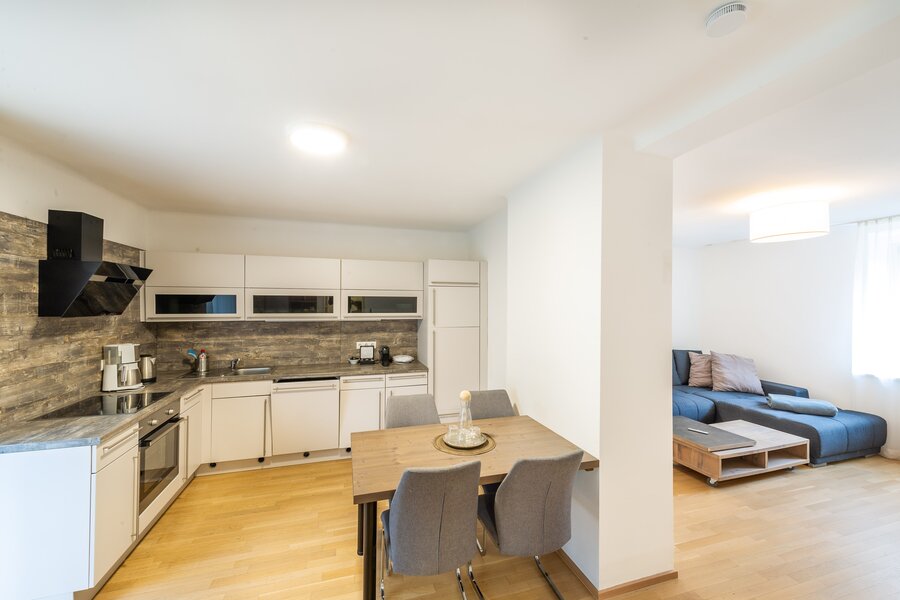 Bright 3-room apartment with open kitchen & living area – short-term rental & temporary housing for 1 to 6 months in Übelbach