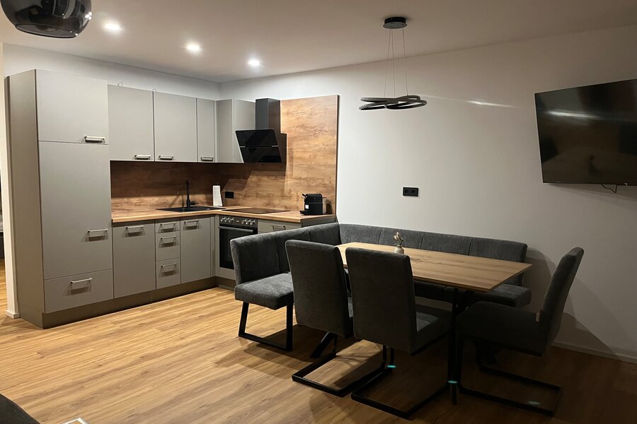 Küche mit Essbereich