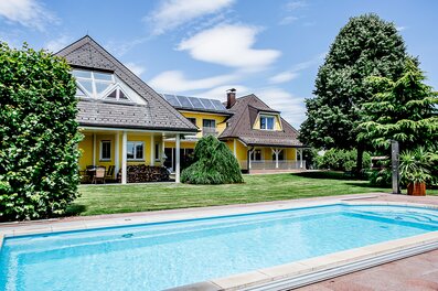 Villa with pool & garden – 2-room short-term rental in Lieboch, temporary housing for 1 to 6 months