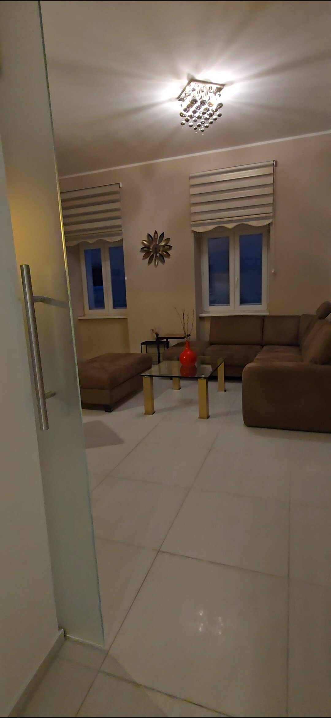 Modernly renovated top apartment