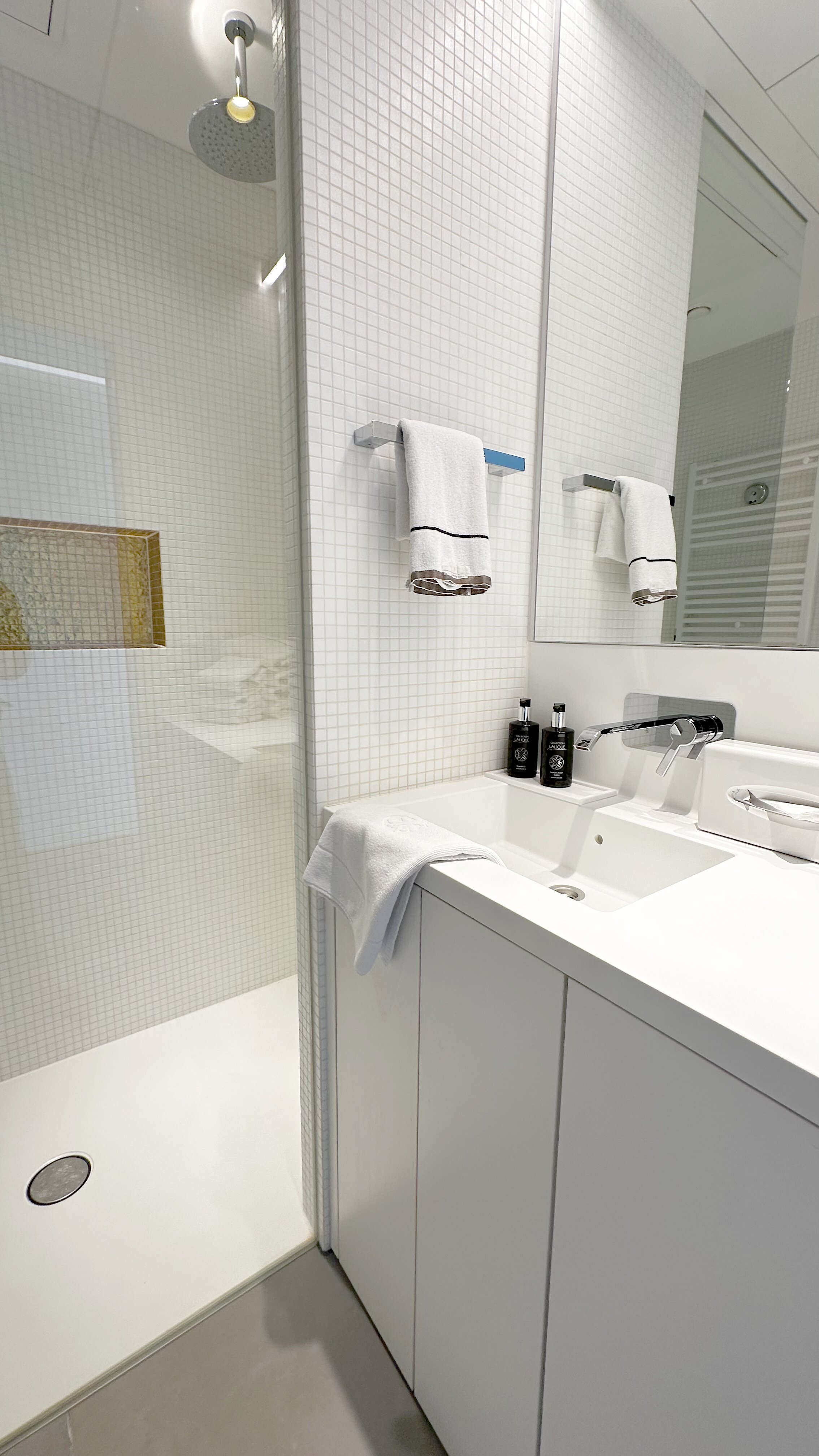 Towels and Sheets included