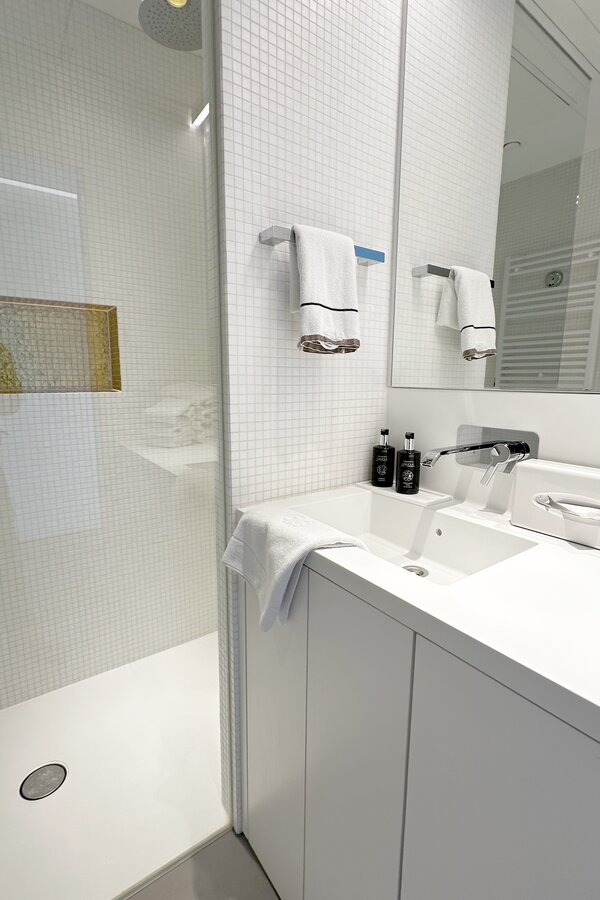 Towels and Sheets included