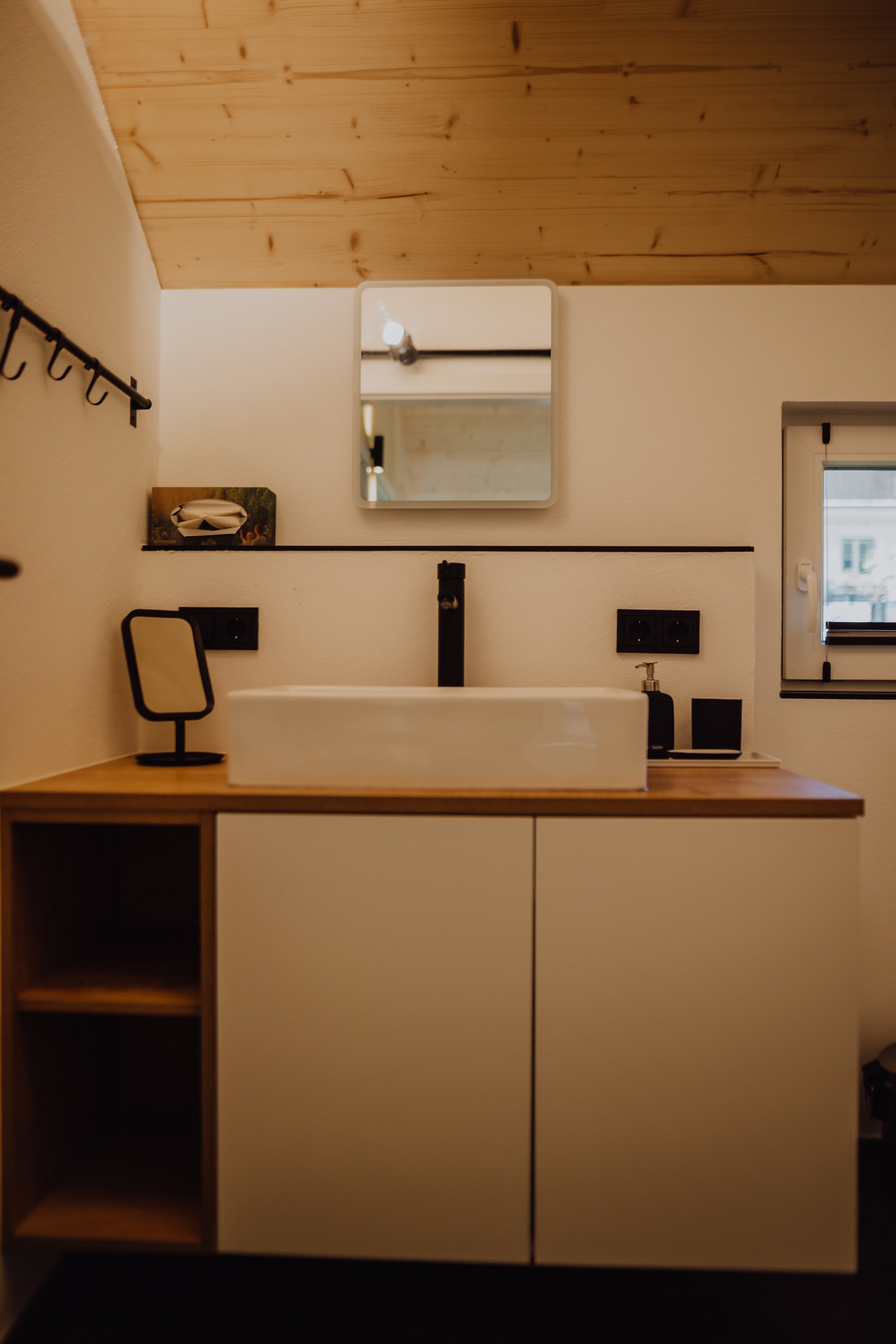 2nd Bathroom