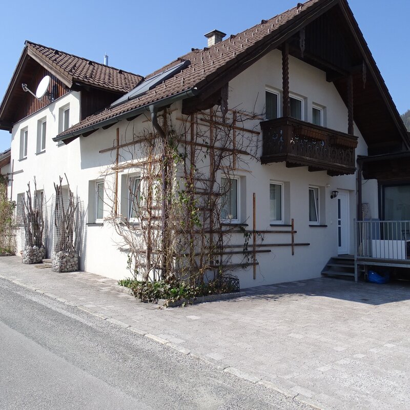 White country-style apartment, quiet setting – 3-room short-term rental & temporary housing for 1 to 6 months in Faistenau
