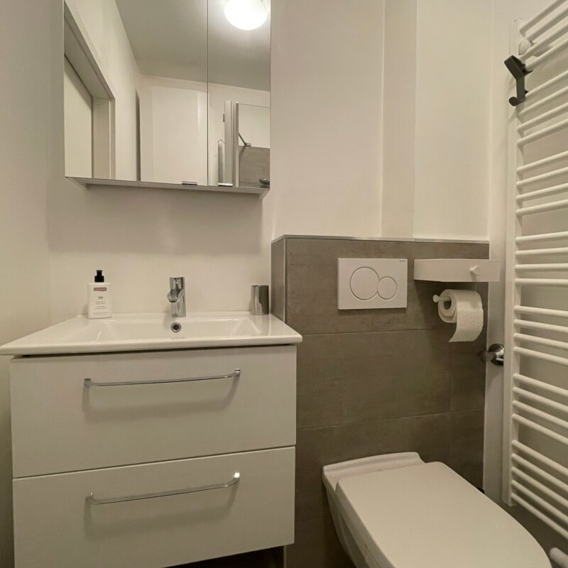 Bad mit WC und Dusche