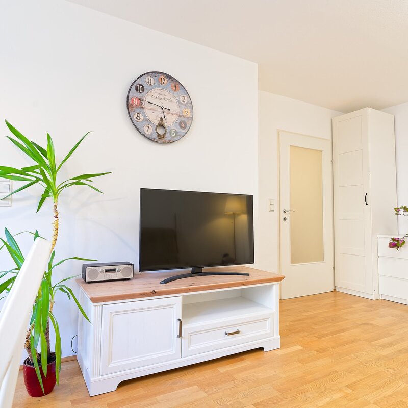 Wohnzimmer mit Fernseher