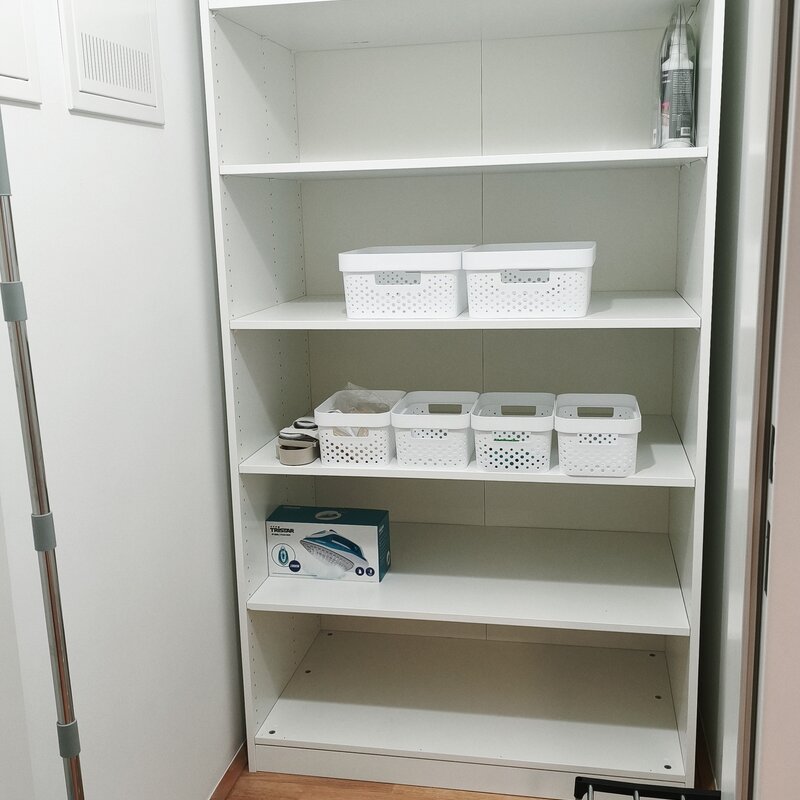 Separater Abstellraum mit zusätzlichem Stauraum für eine komfortable und organisierte Nutzung der Wohnung. | © Greta Stoyanova