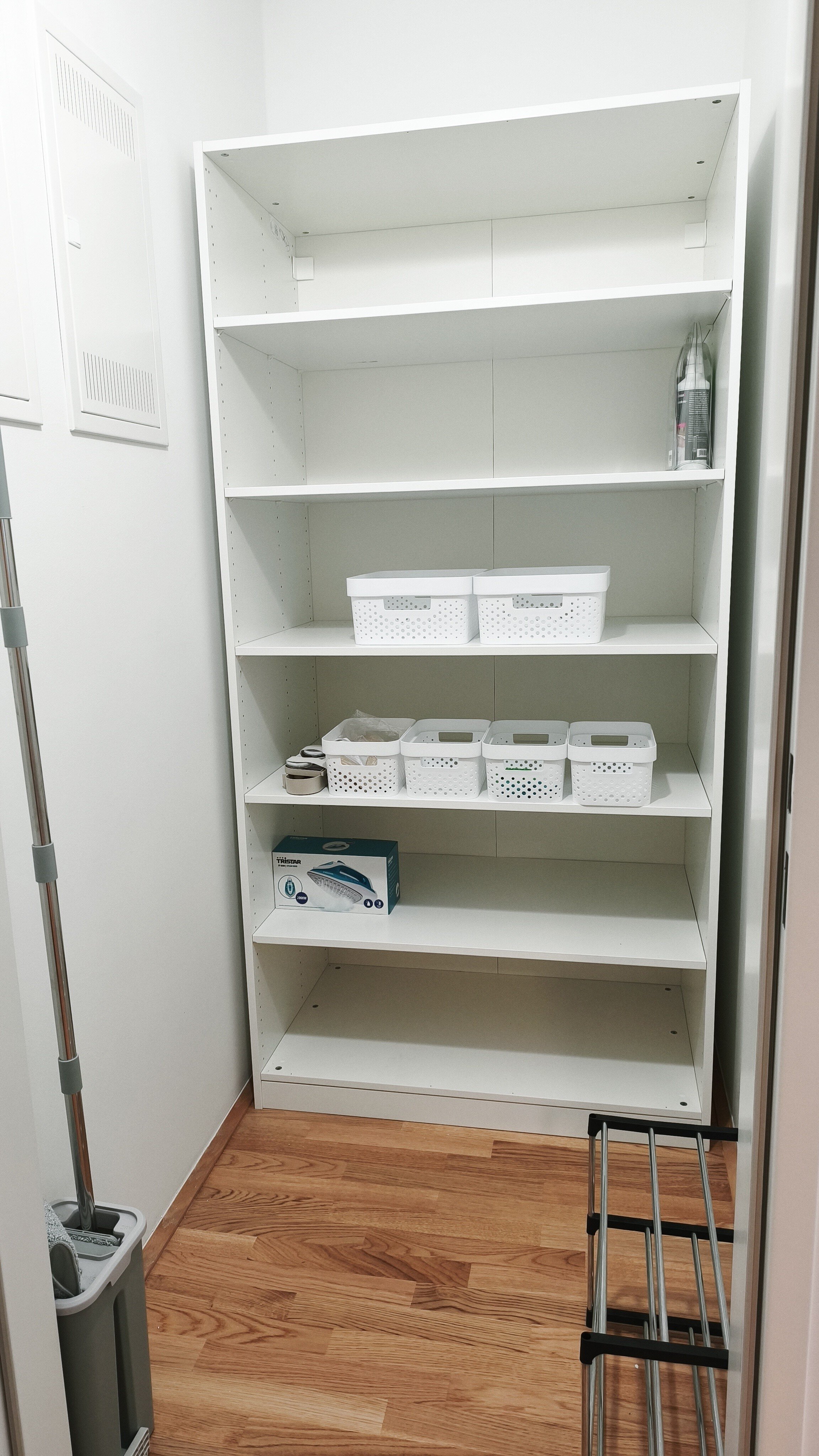 Separater Abstellraum mit zusätzlichem Stauraum für eine komfortable und organisierte Nutzung der Wohnung. | © Greta Stoyanova