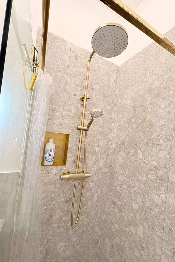 Dusche | © Livie L.