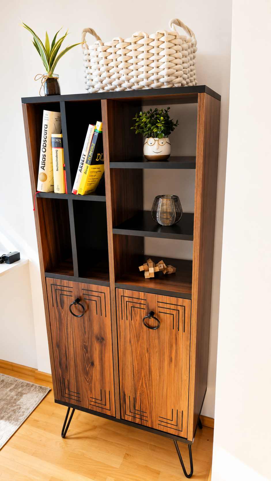 Decorative designer shelf with warm wood elements | © privat