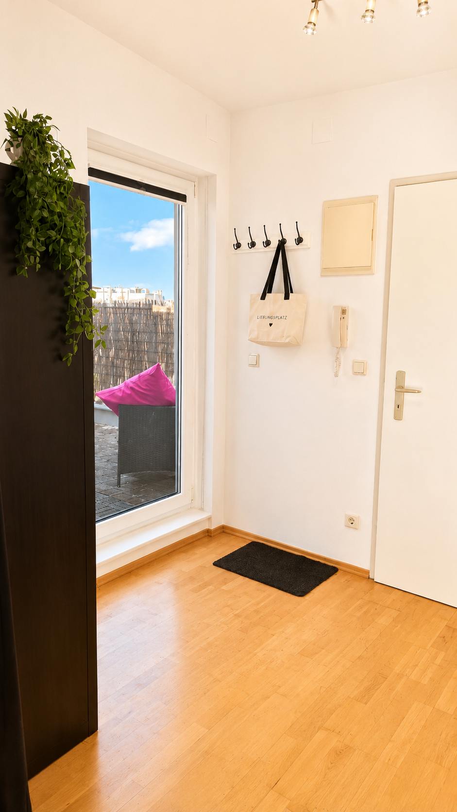 Entrance area with direct access to the terrace | © privat