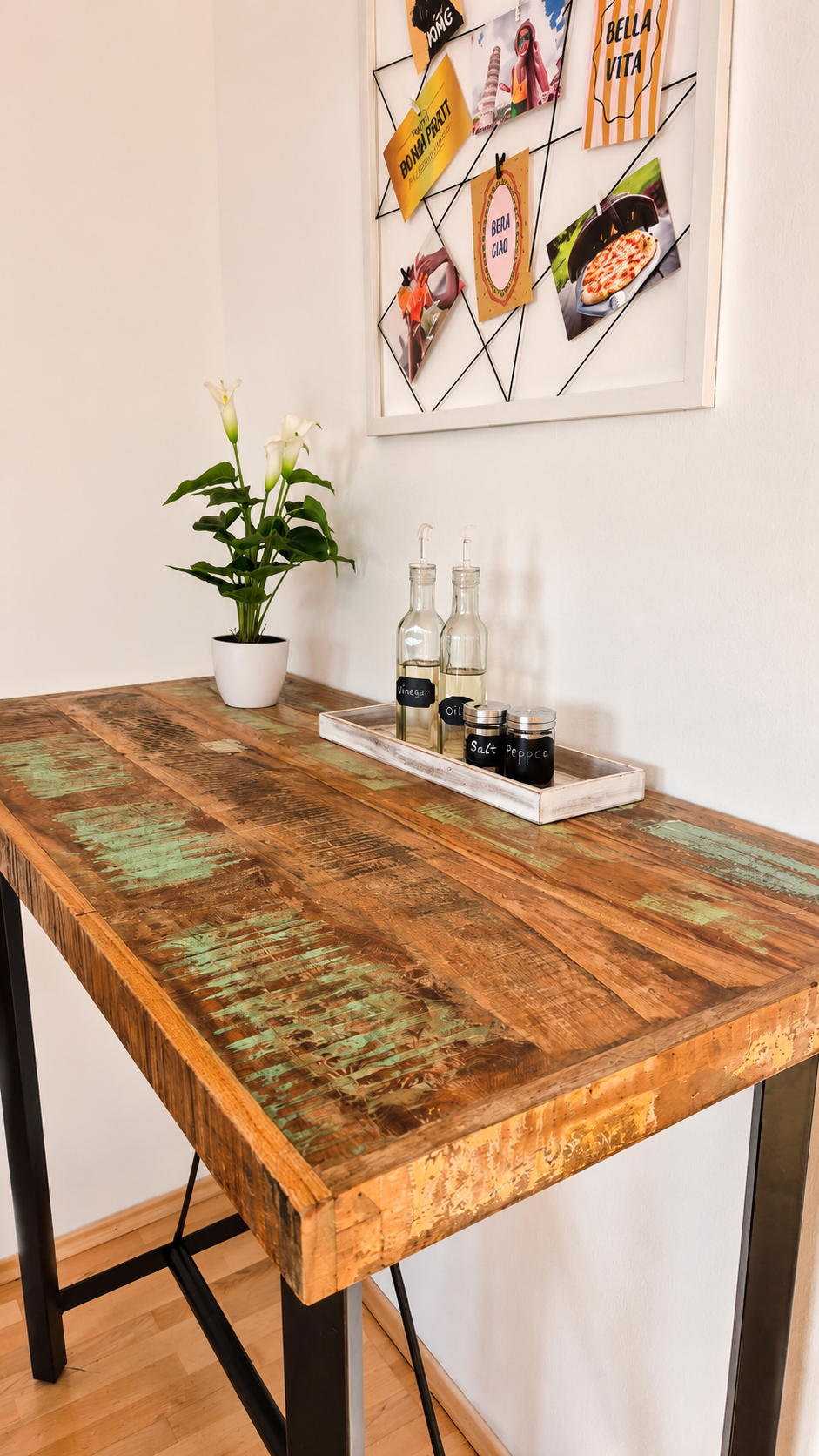 Charming breakfast bar in industrial style | © Privat