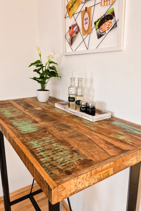 Charming breakfast bar in industrial style | © Privat