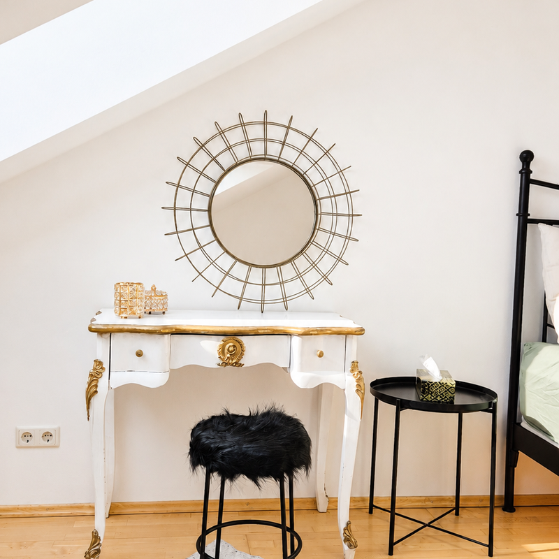 Charming vanity corner with luxurious details | © Privat