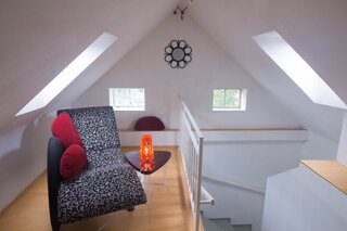Sitzplatz im Dachgeschoss | © Holler
