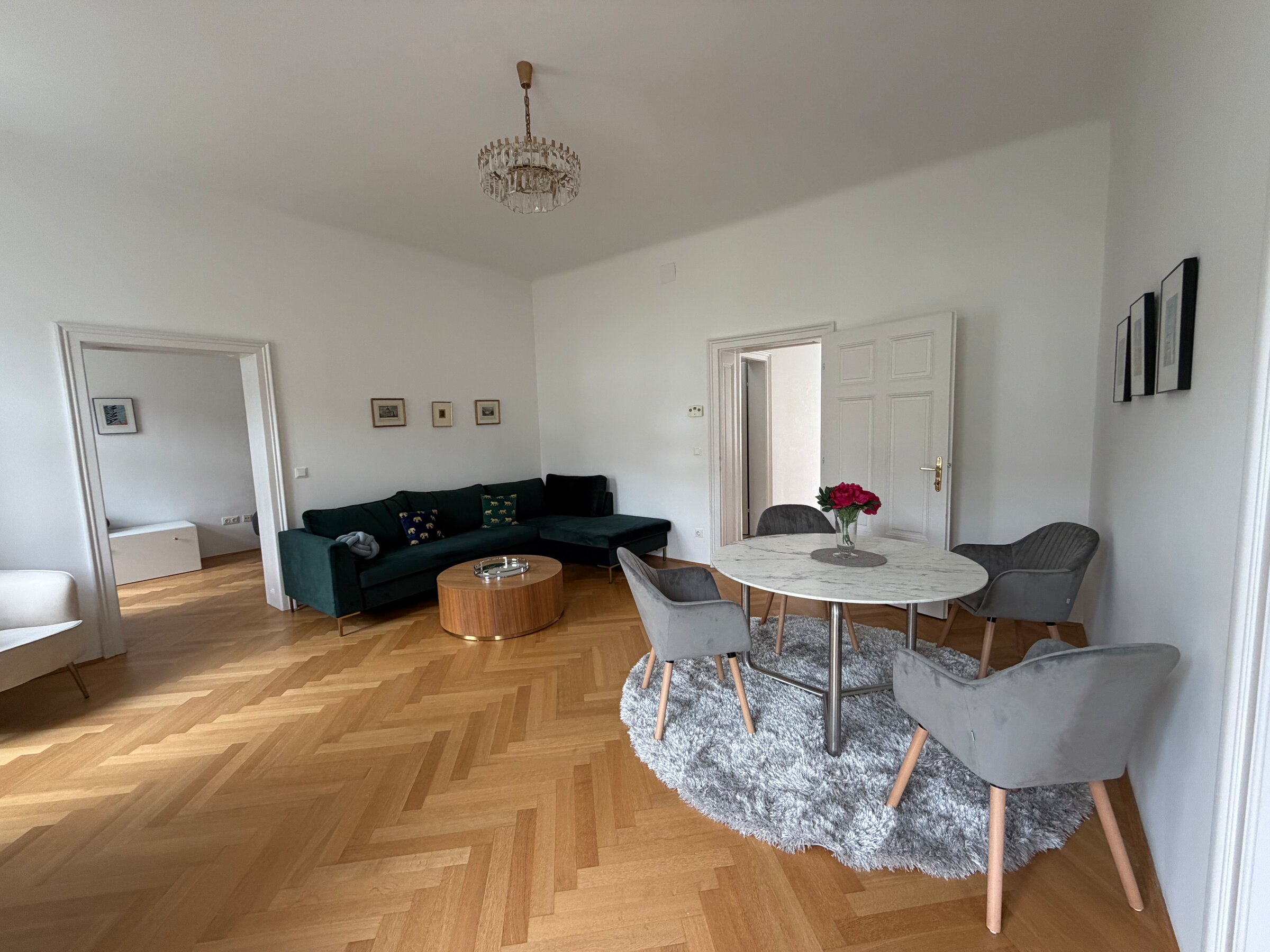 Living room with cozy lounge
