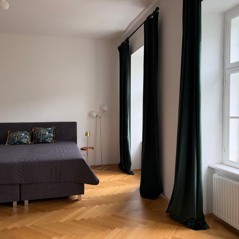Schlafzimmer 1