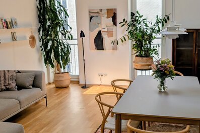 Bright living & dining area with skylight – 2-room apartment for short-term rental & temporary housing for 1 to 6 months in Vienna