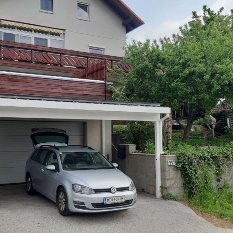 Haus mit Carport, Balkon & Grünlage – Wohnen auf Zeit, Kurzzeitmiete für 1 bis 6 Monate in Grub
