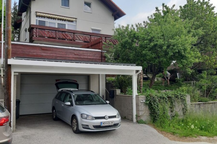 Haus mit Carport, Balkon & Grünlage – Wohnen auf Zeit, Kurzzeitmiete für 1 bis 6 Monate in Grub