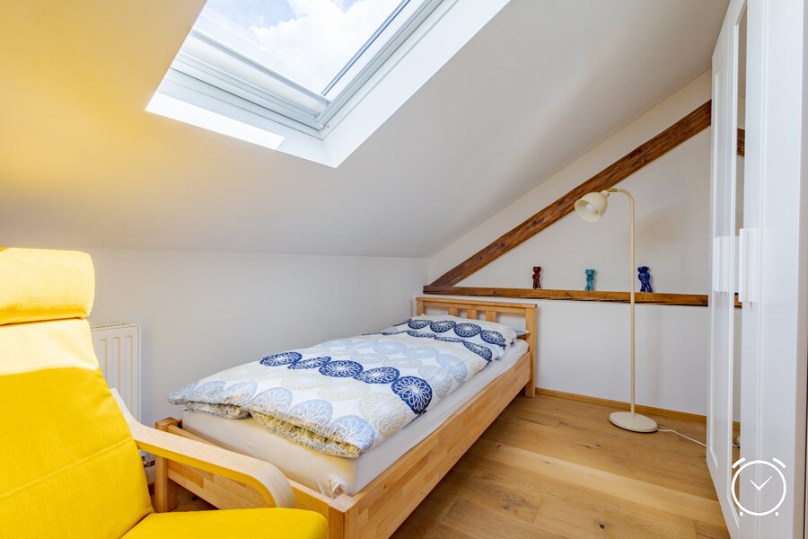 Bedroom 2 with a single bed