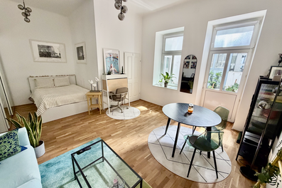 Bright 1-room apartment with historic charm – short-term rental & temporary housing for 1 to 6 months, Maria vom Siege